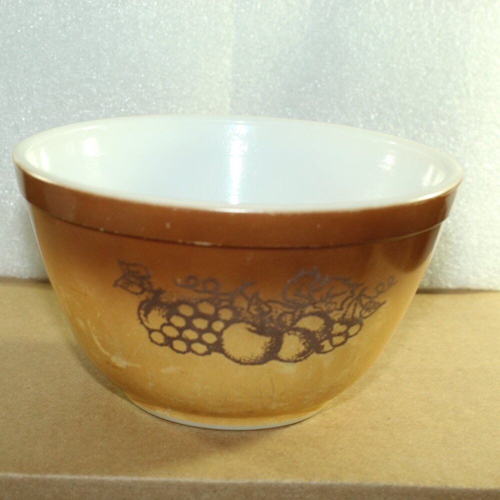 Vintage Pyrex 401 - 1 1/2 Pt Old Orchard Brown Nesting Mixing Bowl - Single GUC